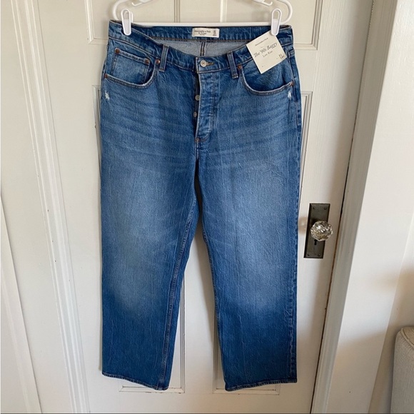 Abercrombie & Fitch Denim - NWT Abercrombie & Fitch The 90s Baggy size 12/31.